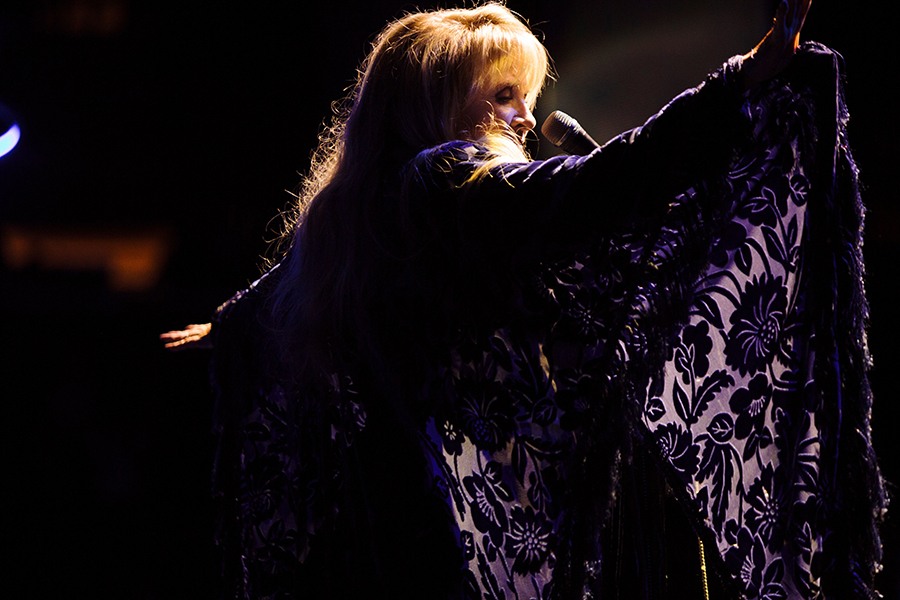 imagen 2 de Resuena de nuevo la maravillosa voz de Stevie Nicks al margen del paso del tiempo.