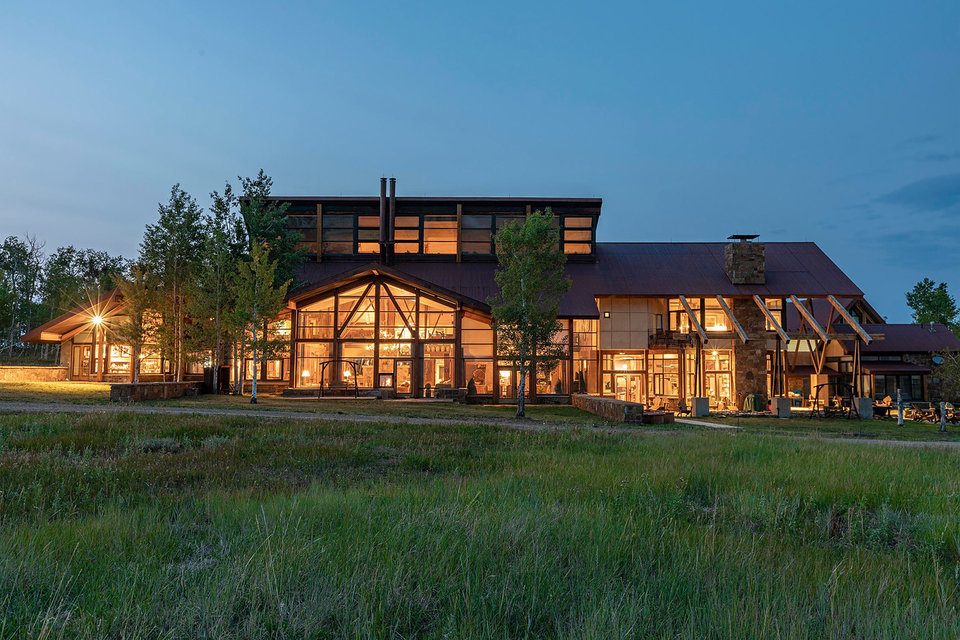 imagen 1 de ¿Querrías vivir en un rancho de Colorado diseñado originalmente para Oliver Stone?