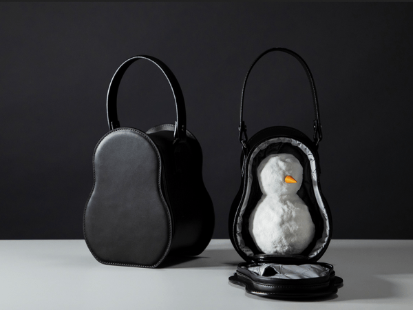 Tsuchiya Leather Snowman Bag, la bolsa más bella e inútil que has visto jamás.