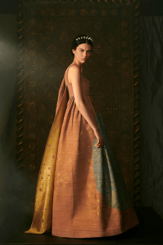 imagen 30 de Alta costura, primavera y Dior, una colección de fantasía aristocrática.