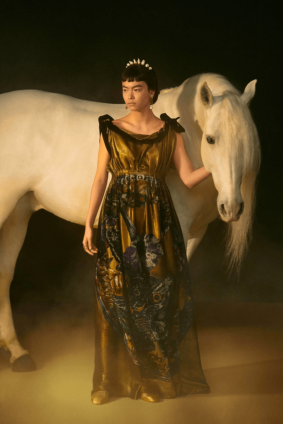 imagen 1 de Alta costura, primavera y Dior, una colección de fantasía aristocrática.
