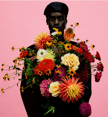 imagen 2 de La colección de Dior para hombres a los que les gustan las flores ya está en venta.