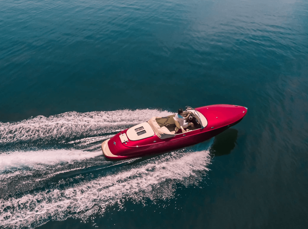 imagen 1 de Hermes Speedster E Dayboat, un crucero de día elegante y silencioso, un Porsche sobre el agua.