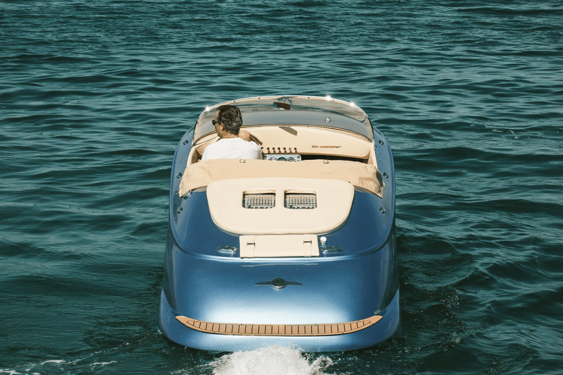 imagen 4 de Hermes Speedster E Dayboat, un crucero de día elegante y silencioso, un Porsche sobre el agua.