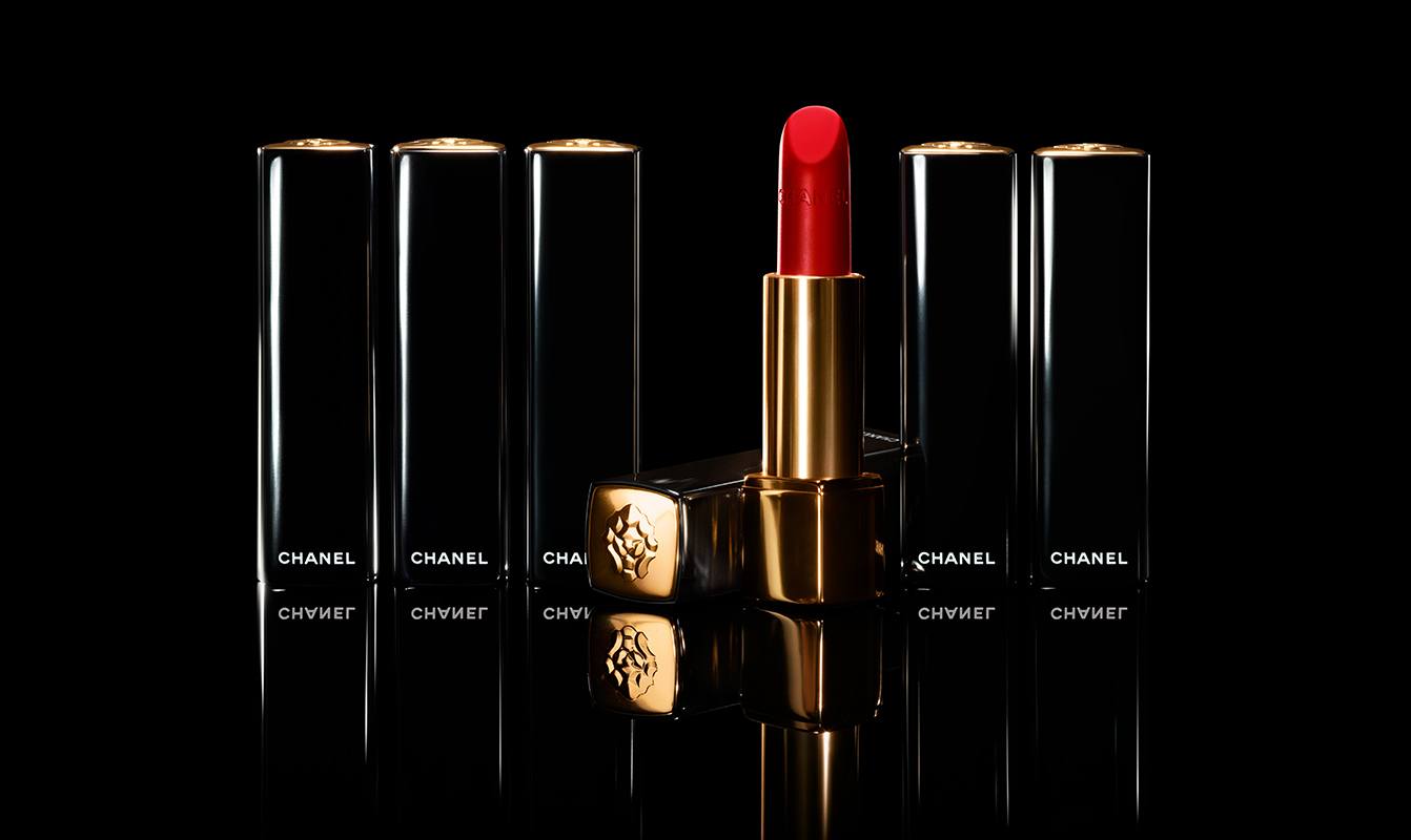 imagen 2 de Rouge Allure Velvet, Le Lion de Chanel: una edición limitada del rojo de labios que buscas.