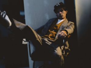 Sen Serra vuelve a sorprender con un nuevo y romático single.