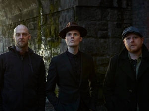 The Fratellis estrenan otro adelanto, este muy romántico, de su nuevo disco.