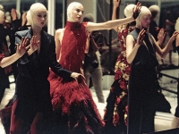 Brand Approved: la apuesta de Vestiaire Collective por la moda circular se presenta con Alexander McQueen.