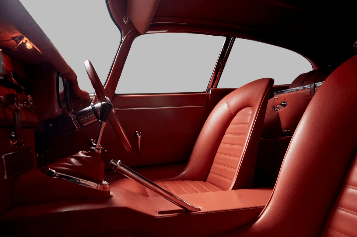 imagen 1 de Helm estrena la mejor restauración del mítico Jaguar E-Type.