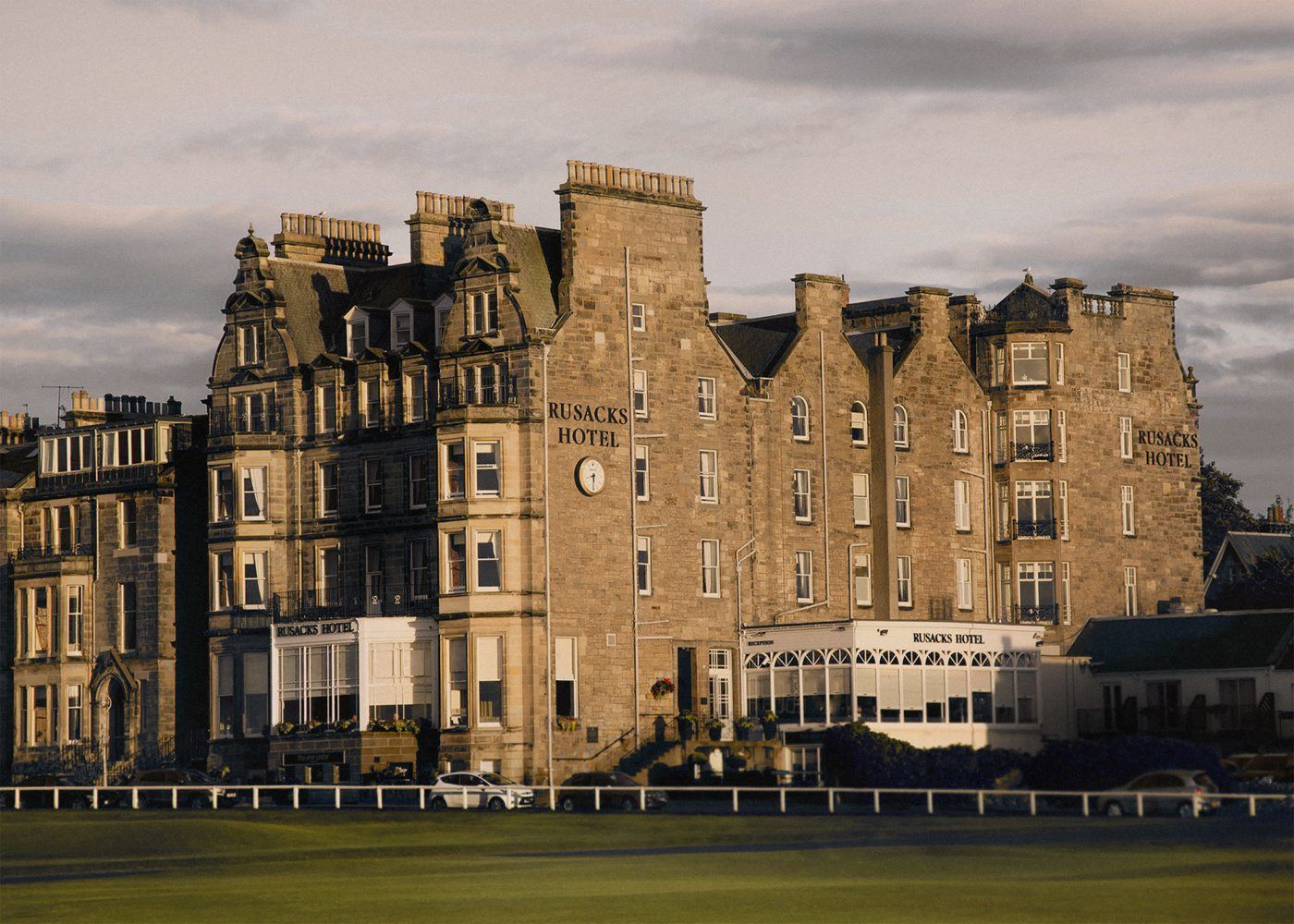 imagen 14 de Marine & Lawn Hotel & Resorts son los hoteles con los que sueñan los amantes del golf.