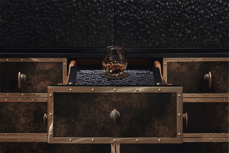imagen 9 de Black Bowmore Archive Cabinet, el whisky del medio millón de euros.