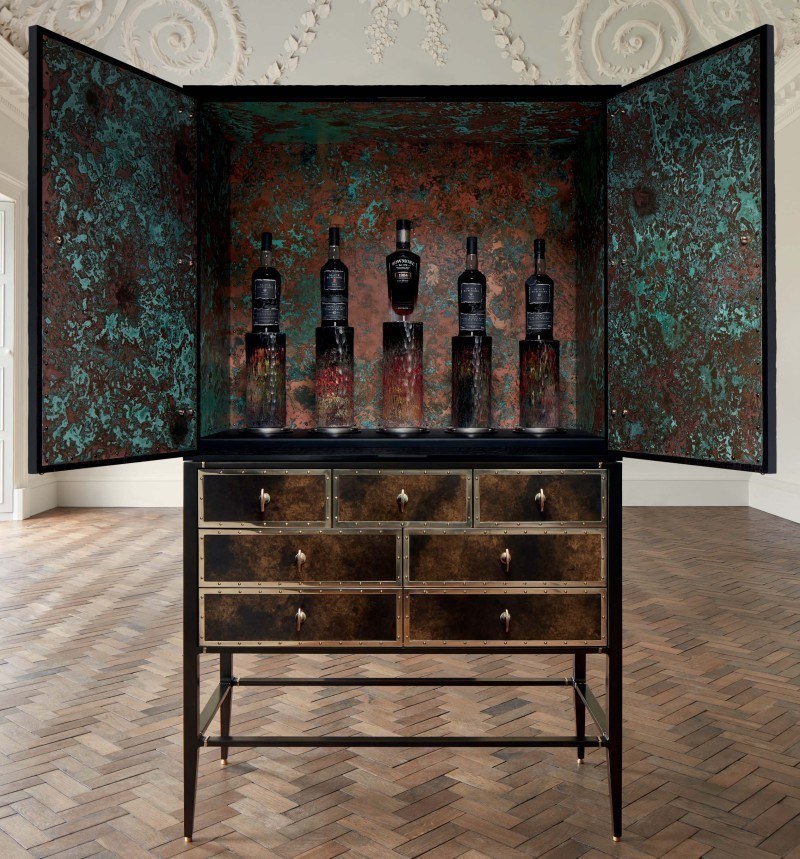 imagen 2 de Black Bowmore Archive Cabinet, el whisky del medio millón de euros.