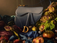Bodegones, complementos y Dior.