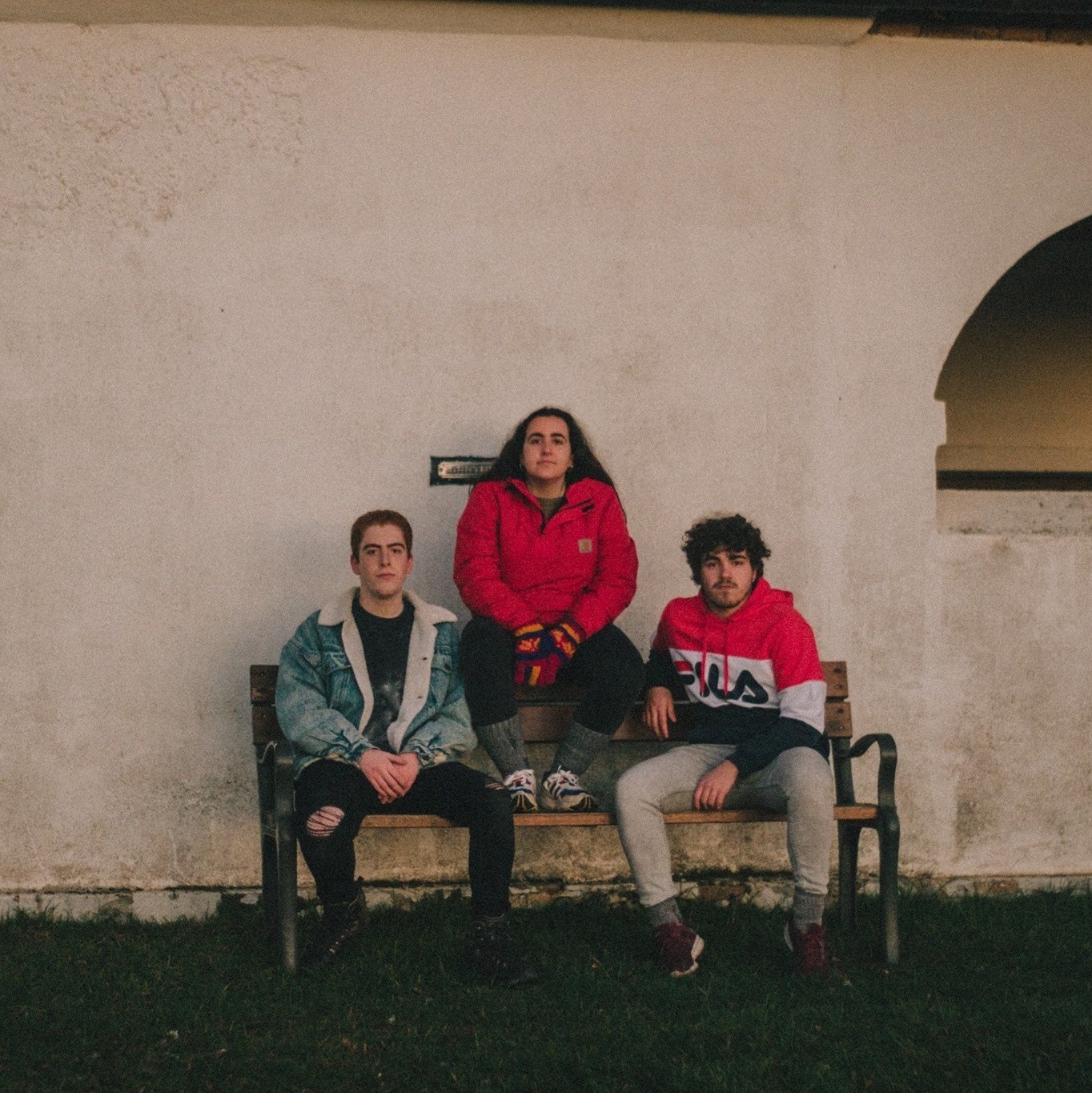 imagen 3 de El trio leonés Teleclub debuta con un single de trepidante indie pop.