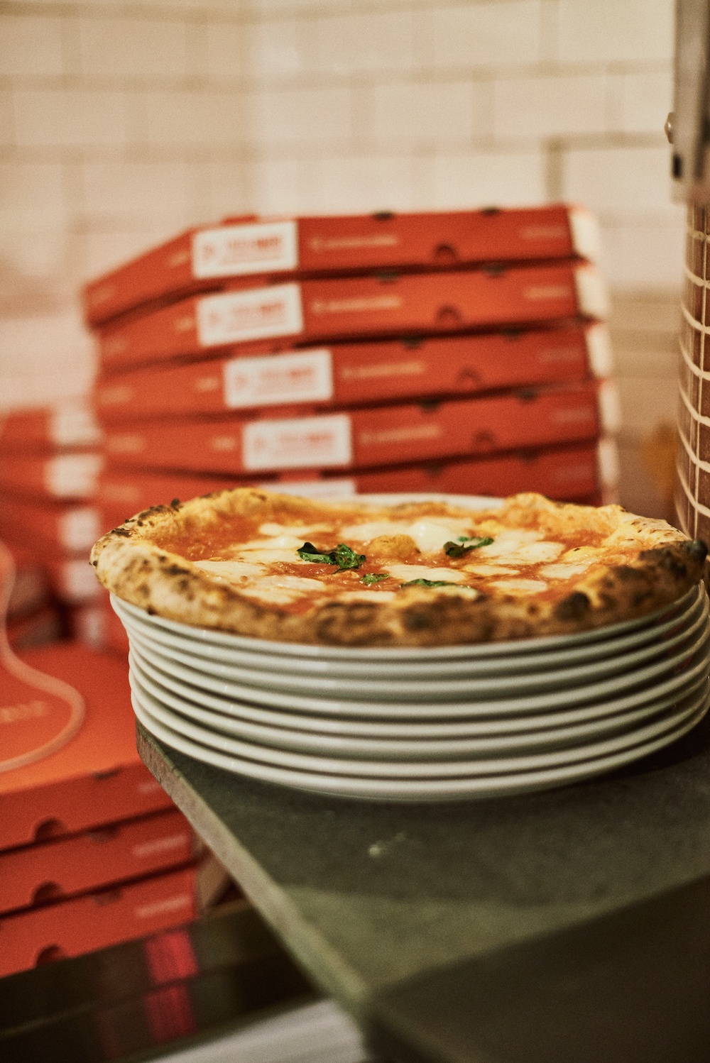 imagen 20 de La Pizzería, un nuevo restaurante en Chueca para comerte Italia (y no solo sus pizzas…).