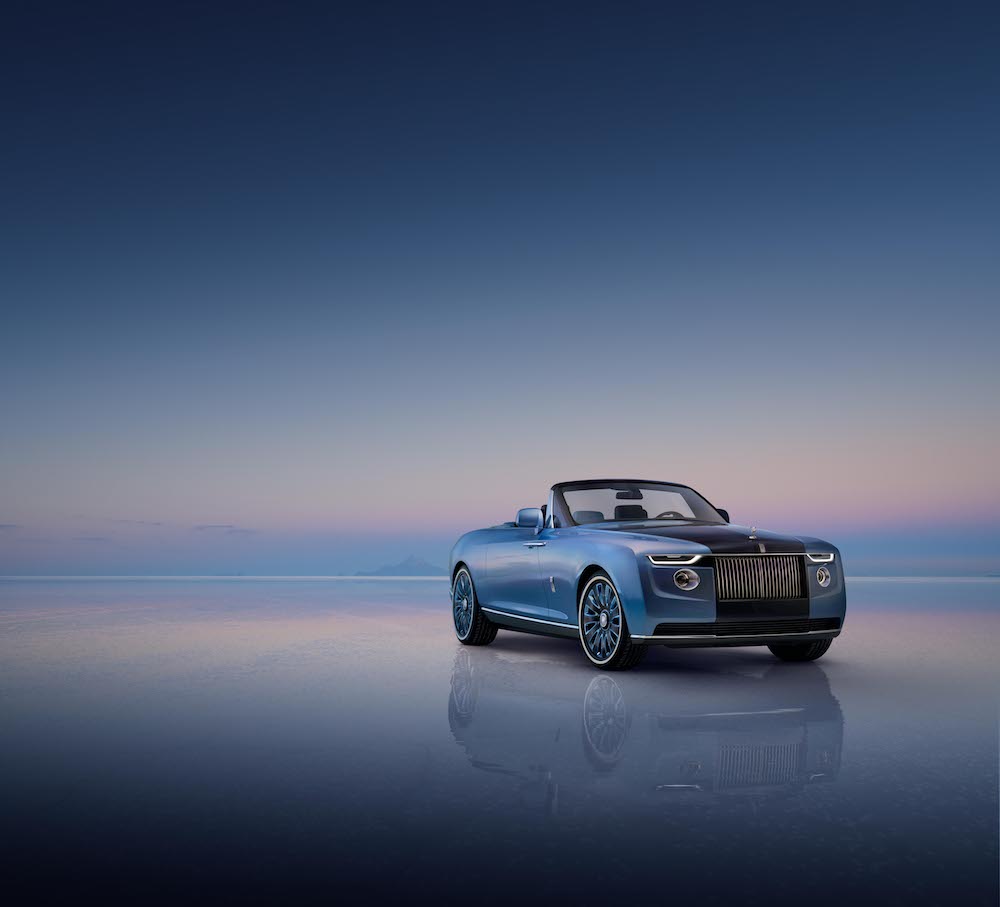 imagen 13 de Rolls Royce Boat Tail, el coche más caro del mundo marida con champagne.