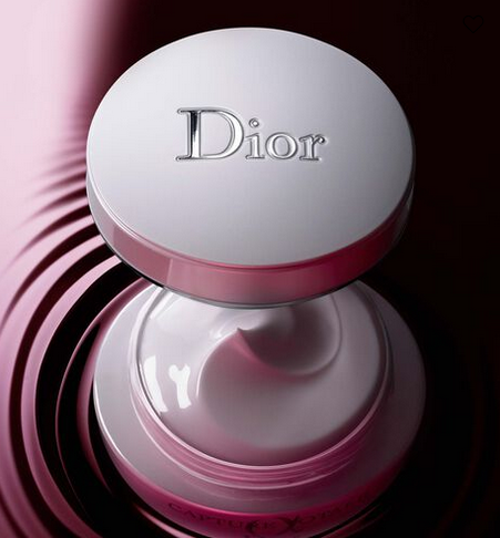 imagen 5 de Capture Totale, la ciencia floral de Dior hecha sérum.