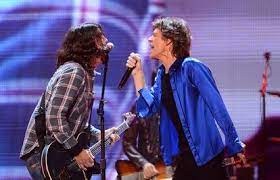 imagen 1 de El cantante de los Stones, Mick Jagger, y el líder de Foo Fighters, Dave Grohl, juntos.