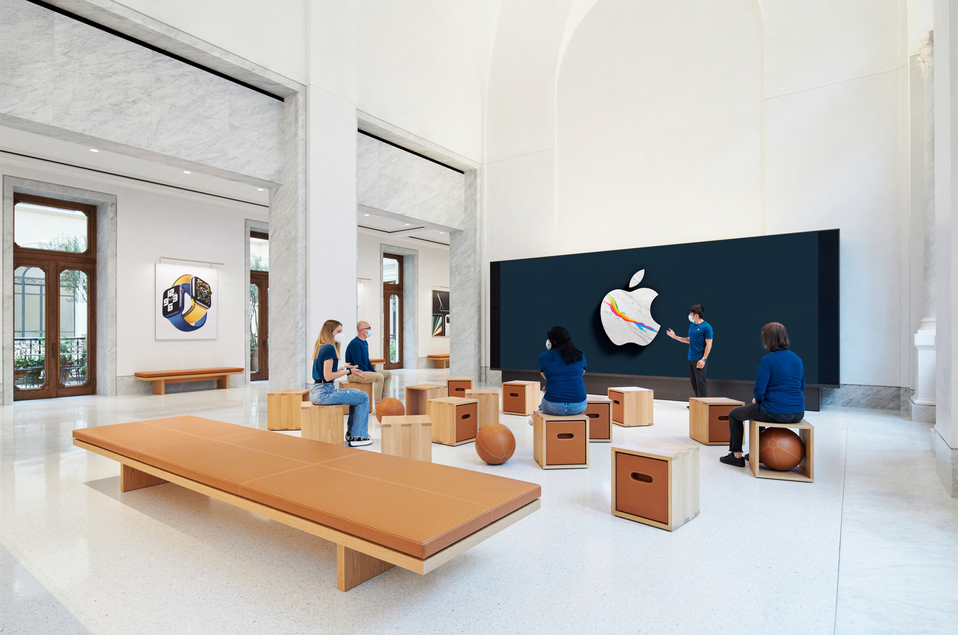 imagen 6 de Apple estrena tienda en un edificio histórico de la Via del Corso, en el corazón de Roma.