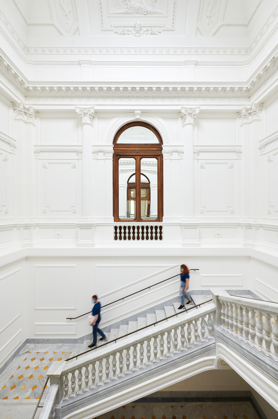 imagen 4 de Apple estrena tienda en un edificio histórico de la Via del Corso, en el corazón de Roma.