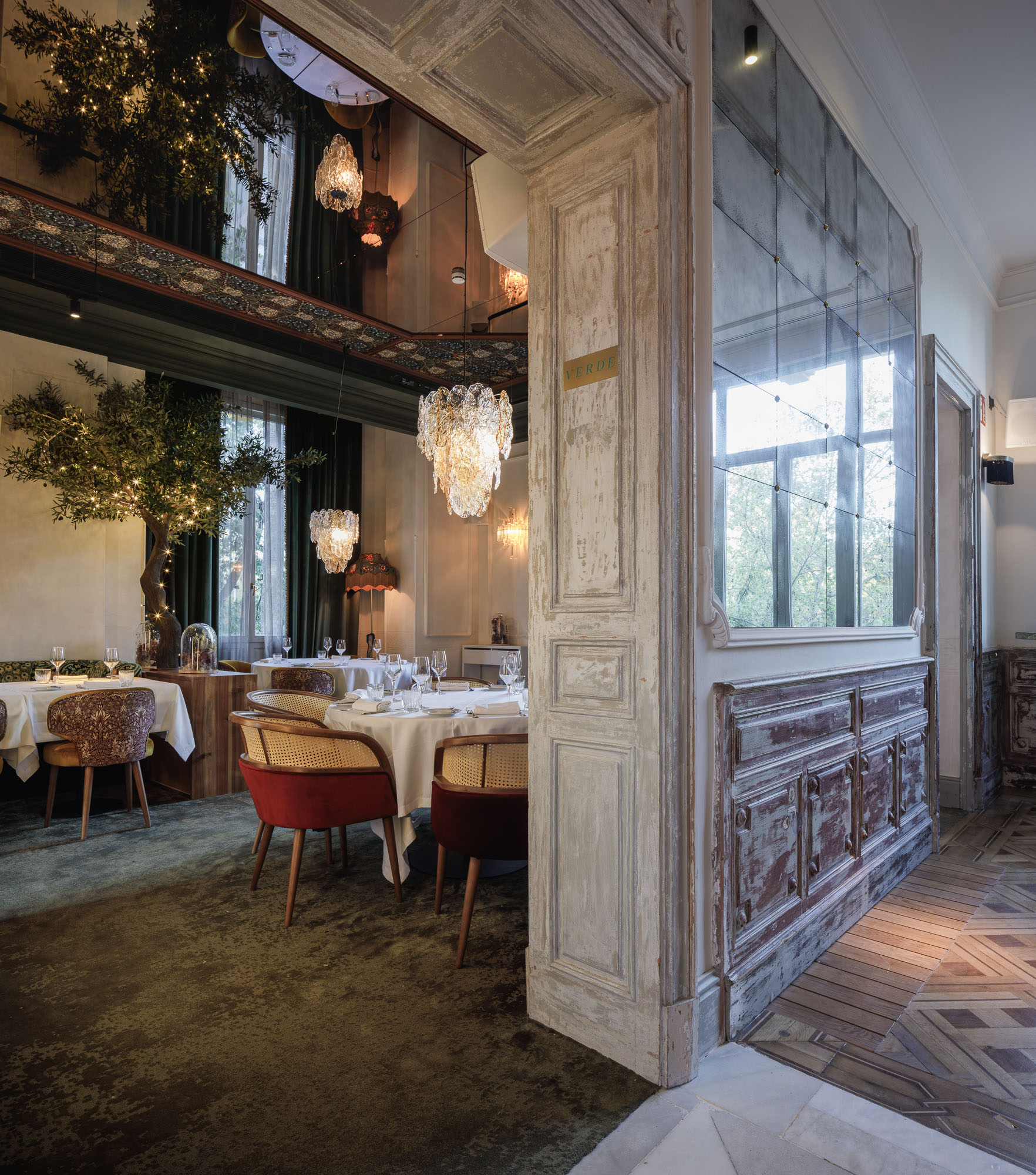imagen 14 de Casa Ozama, el restaurante más suntuoso de Sevilla.