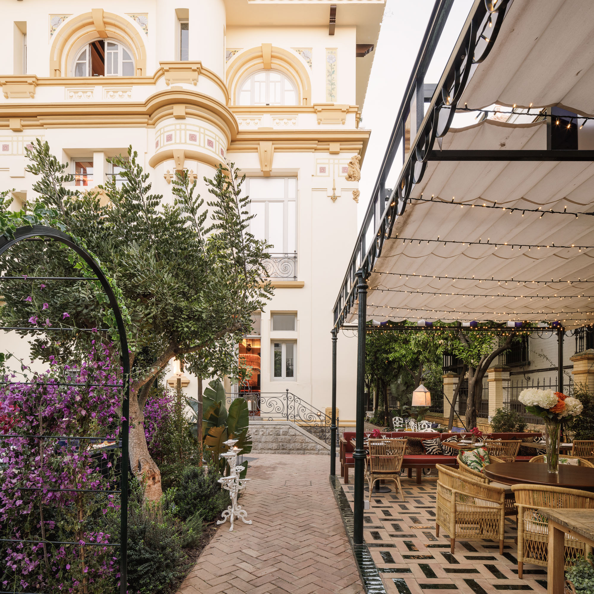 imagen 5 de Casa Ozama, el restaurante más suntuoso de Sevilla.
