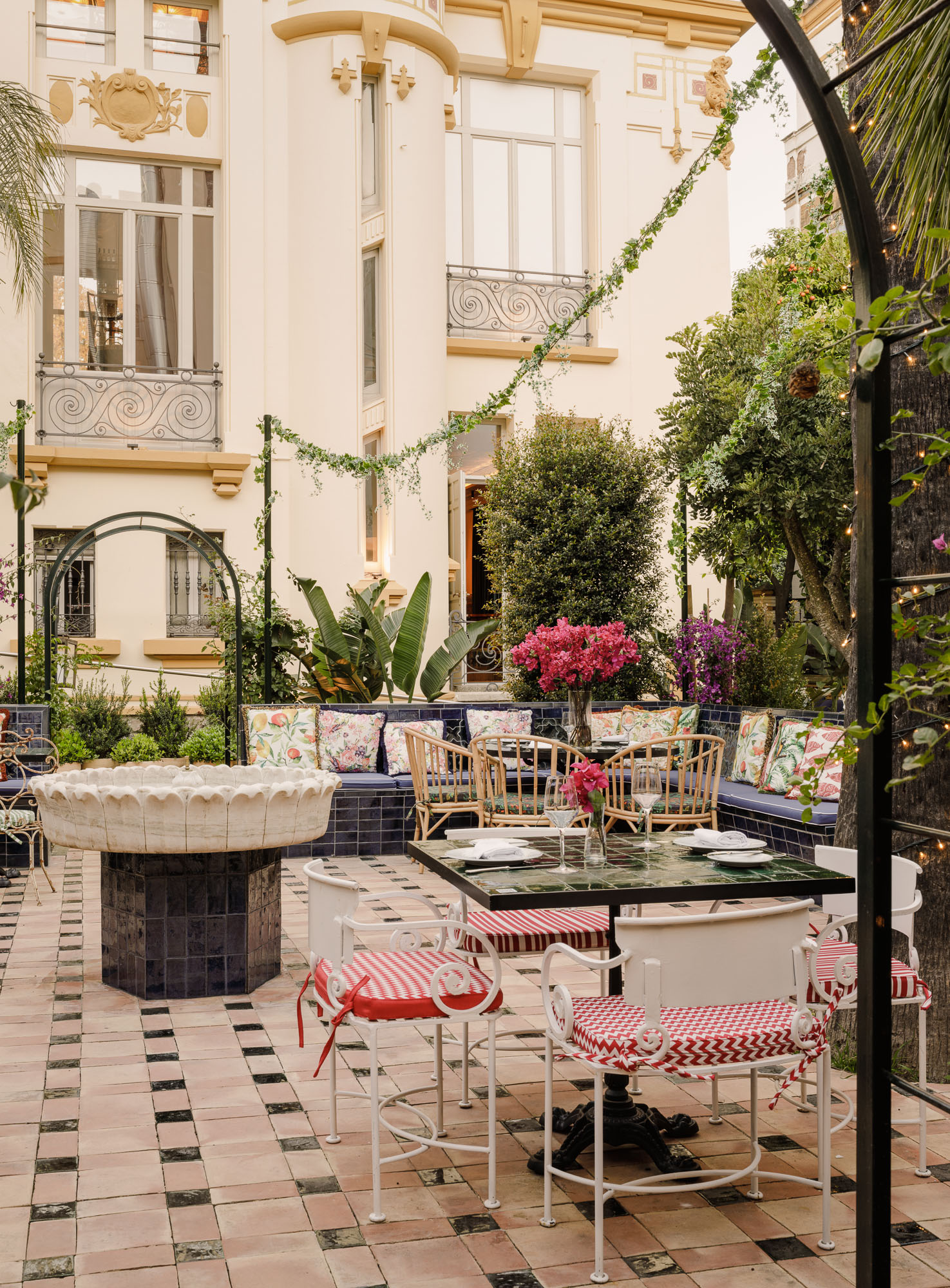 imagen 6 de Casa Ozama, el restaurante más suntuoso de Sevilla.