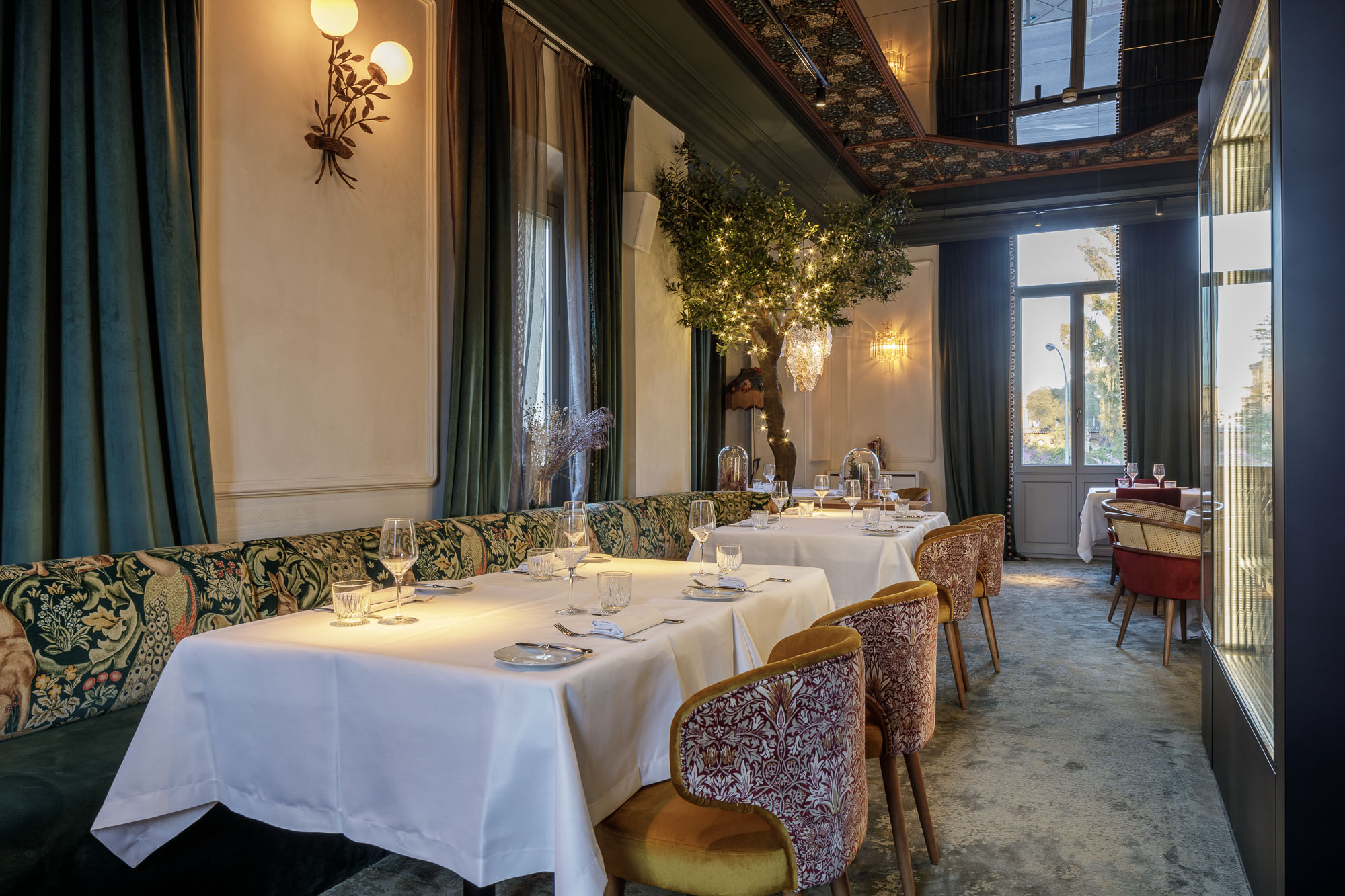 imagen 19 de Casa Ozama, el restaurante más suntuoso de Sevilla.