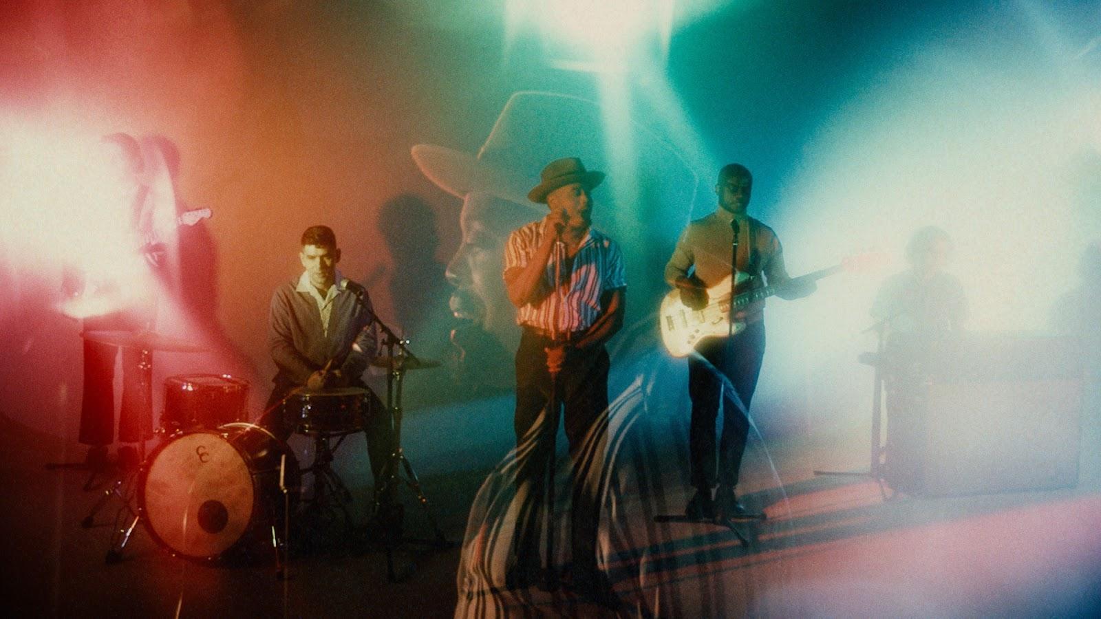 imagen 2 de El quinteto de Indiana Durand Jones & The Indications presenta nuevo single y vídeo.