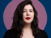 Lucy Dacus recuerda los campamentos cristianos de su infancia en su nuevo single.