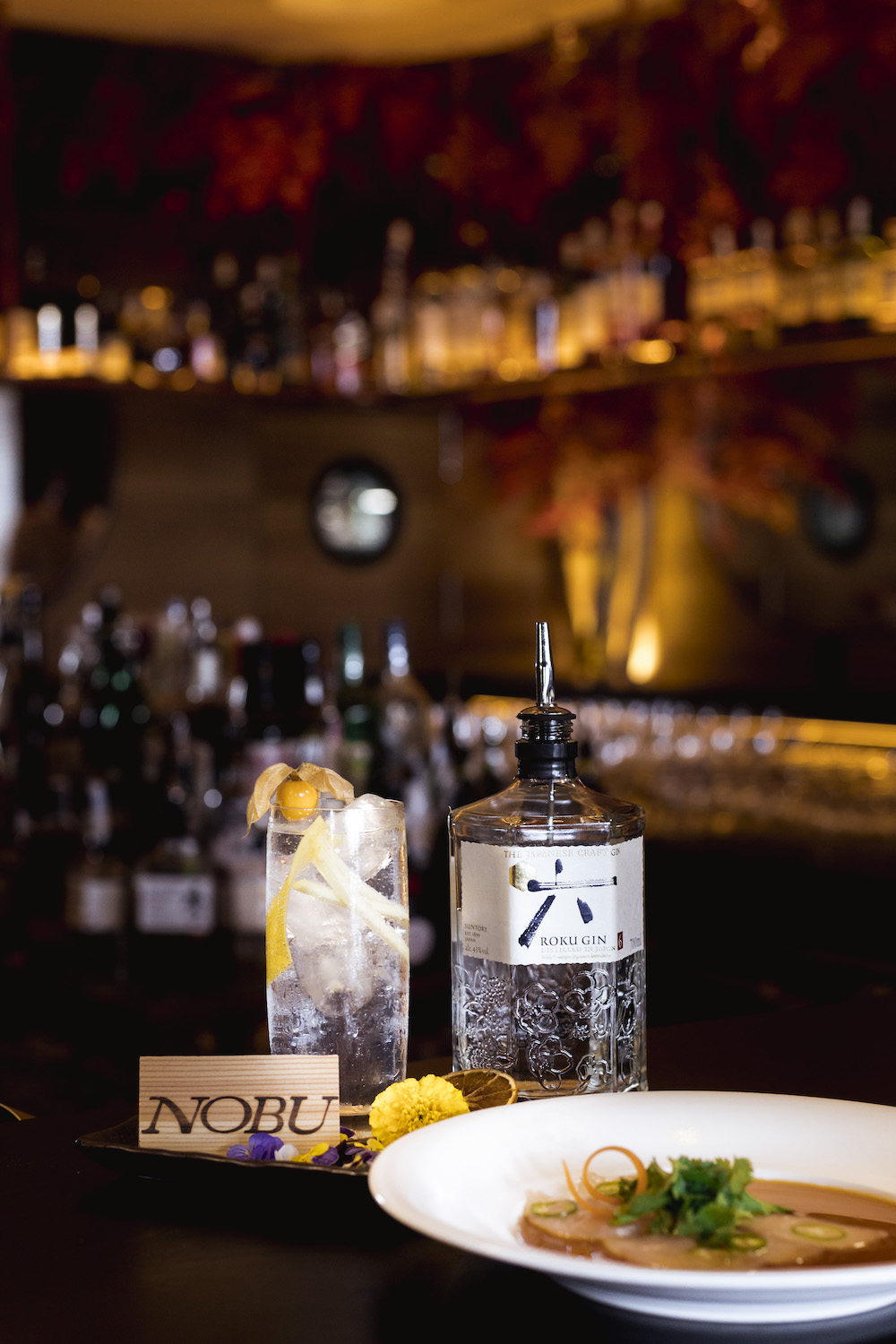 imagen 2 de Nobu Bar marida con la ginebra japonesa premium Roku en Marbella.