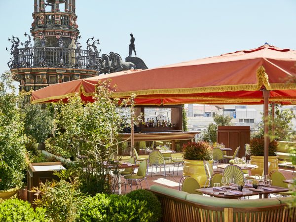 ¿Todavía no conoces la terraza del Four Seasons de Madrid?