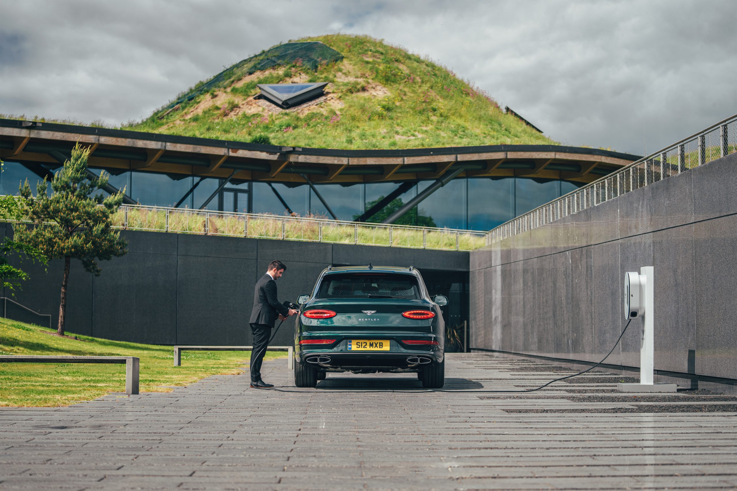 imagen 1 de Bentley y The Macallan ruedan juntos hacia un futuro más sostenible.