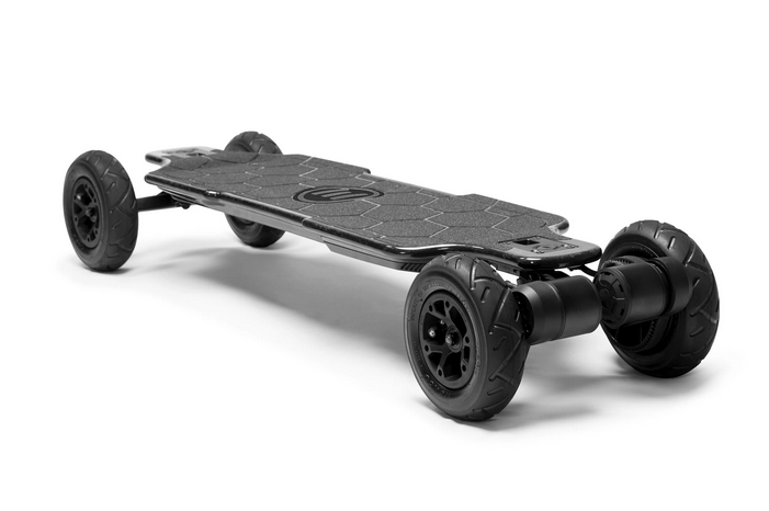 imagen 6 de Evolve Hadean Carbon Electric Skateboard, probablemente el monopatín más espectacular del mundo.