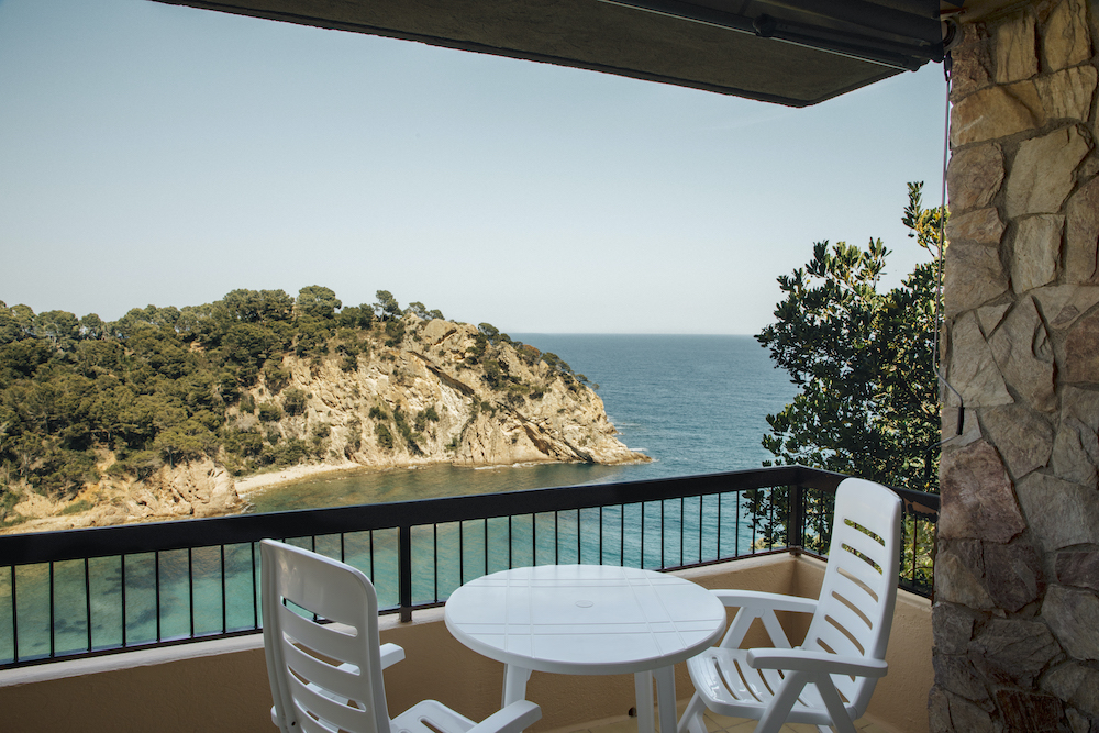 imagen 11 de Pola Giverola, un renovado resort con 30 años de historia en Tossa de Mar.