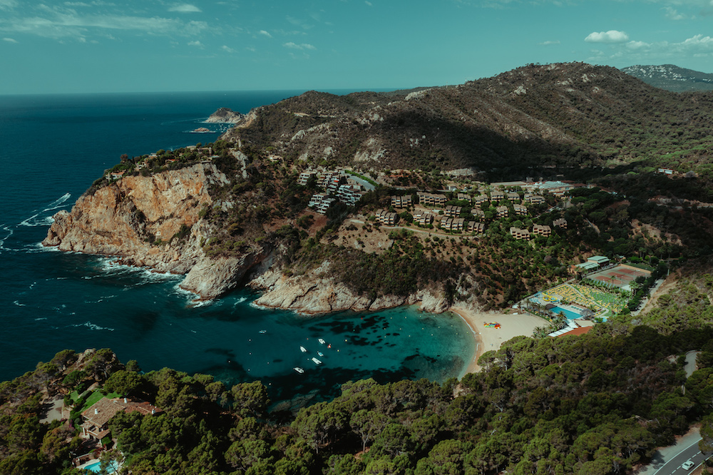 imagen 3 de Pola Giverola, un renovado resort con 30 años de historia en Tossa de Mar.