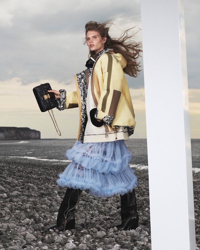 imagen 5 de El abrigado y sugerente otoño de Louis Vuitton.