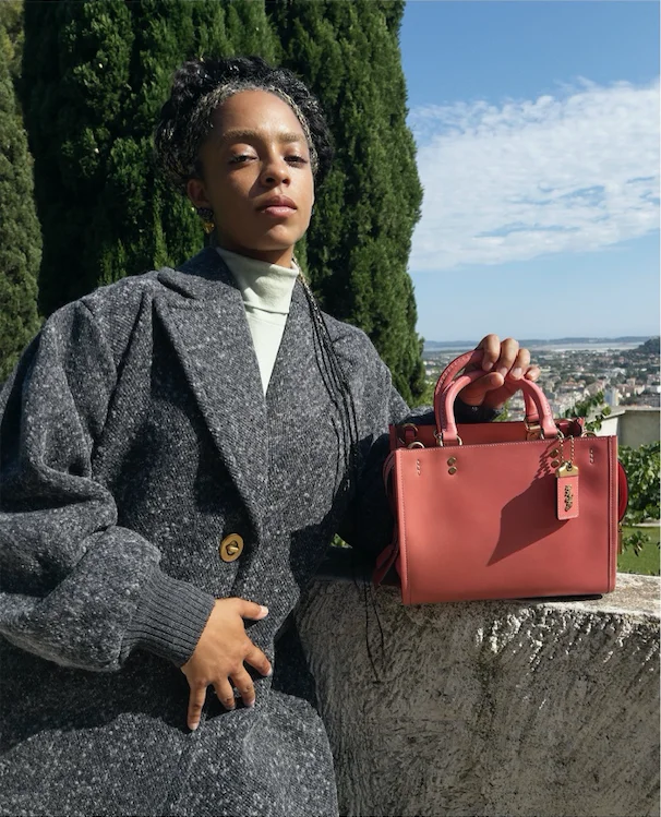 imagen 7 de Lo nuevo de Coach nos llega de la mano de Kate Moss y Jennifer López.