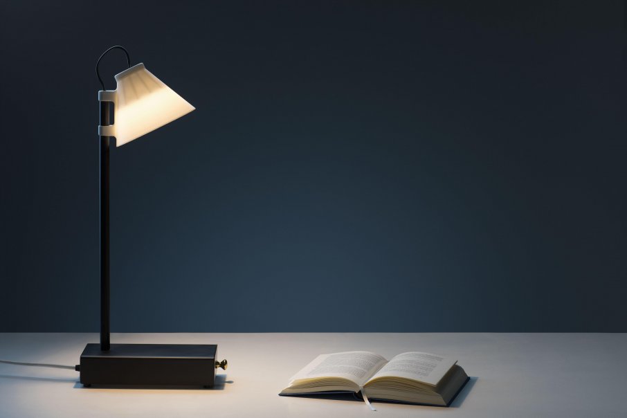 imagen 2 de Offline Lamp, una lámpara de mesa para desconectarte del mundo (por un rato).