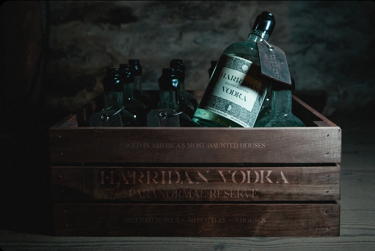 imagen 2 de Harridan Paranormal Reserve. Un vodka de miedo.