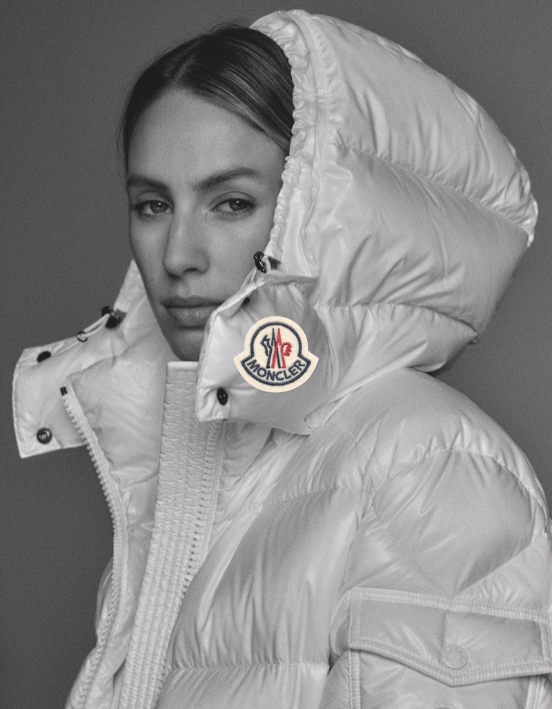 imagen 4 de We love winter by Moncler, el abrigo de un abrazo.