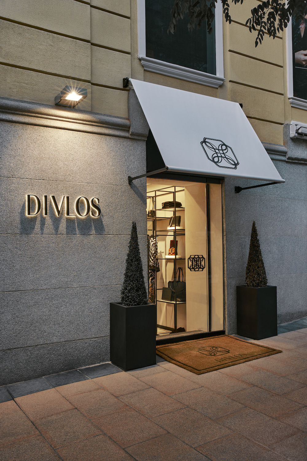 imagen 4 de Divlos abre su primera tienda física en la Milla de Oro de Madrid.