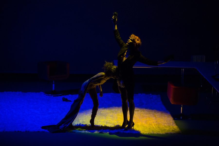 imagen 3 de Matarile estrena en Madrid ‘El diablo en la playa’.
