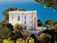 Una noche Villa la Vigie, la casa de Karl Lagerfeld en la Riviera francesa.