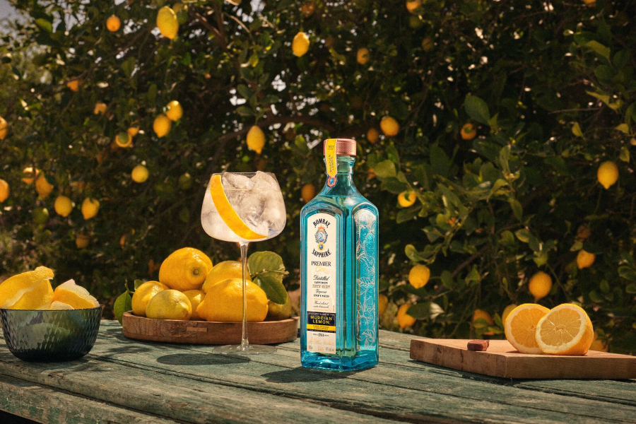 imagen 1 de Brillante y vibrante, así es Bombay Sapphire Premier Cru Murcian Lemon.
