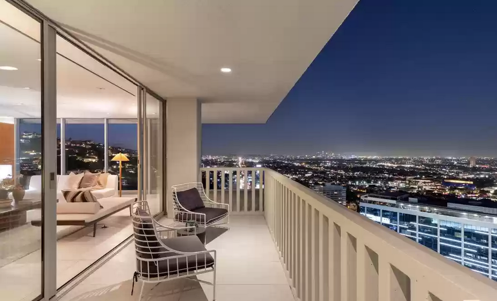 imagen 16 de Sandra Bullock vende su apartamento en Sierra Towers, West Hollywood.