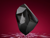Sotheby’s subasta un diamante negro de 555 quilates, The Enigma.