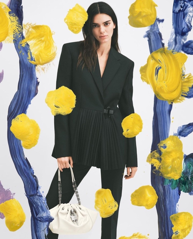 imagen 1 de Kendall Jenner presenta la primavera de Givenchy.