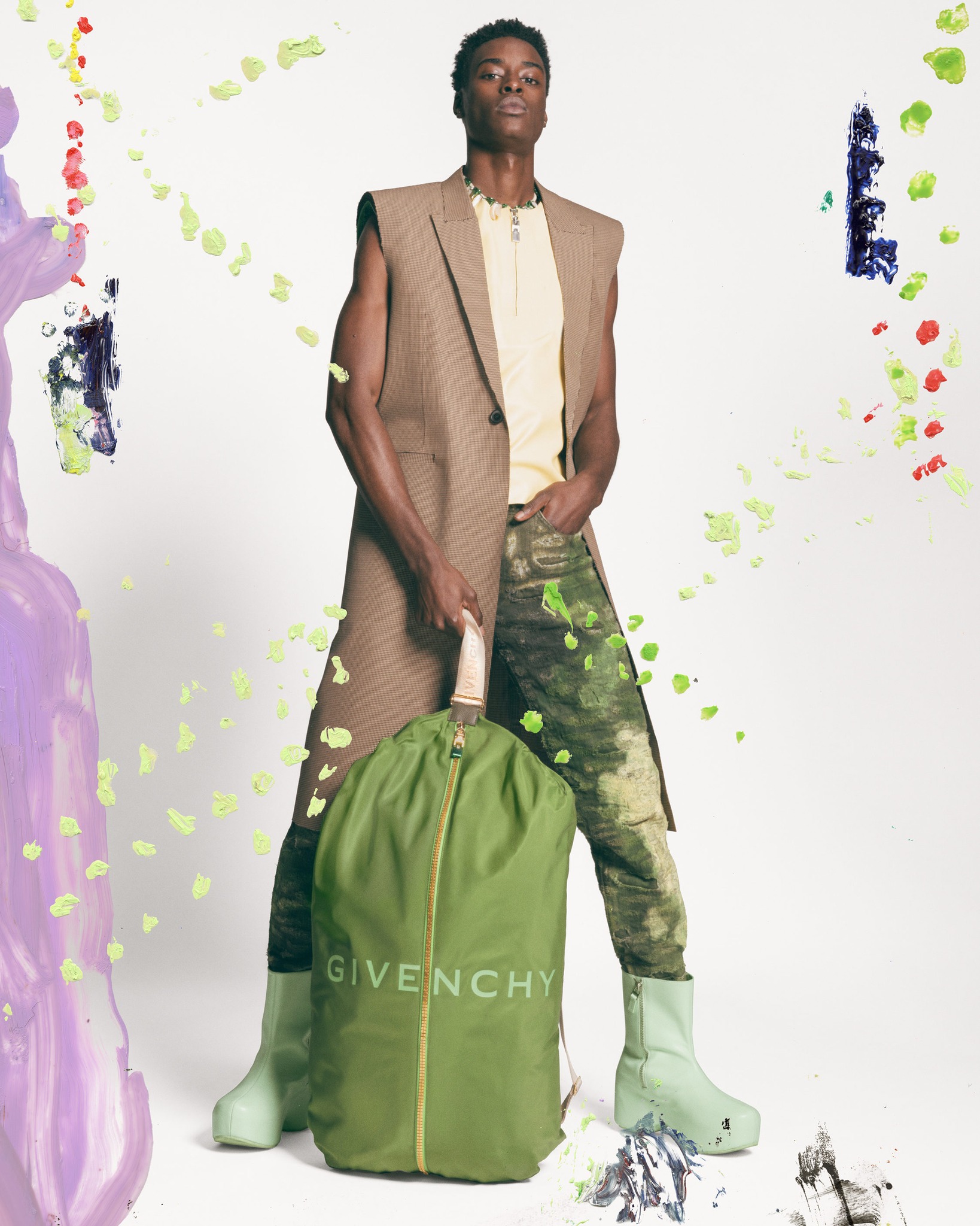 imagen 4 de Kendall Jenner presenta la primavera de Givenchy.