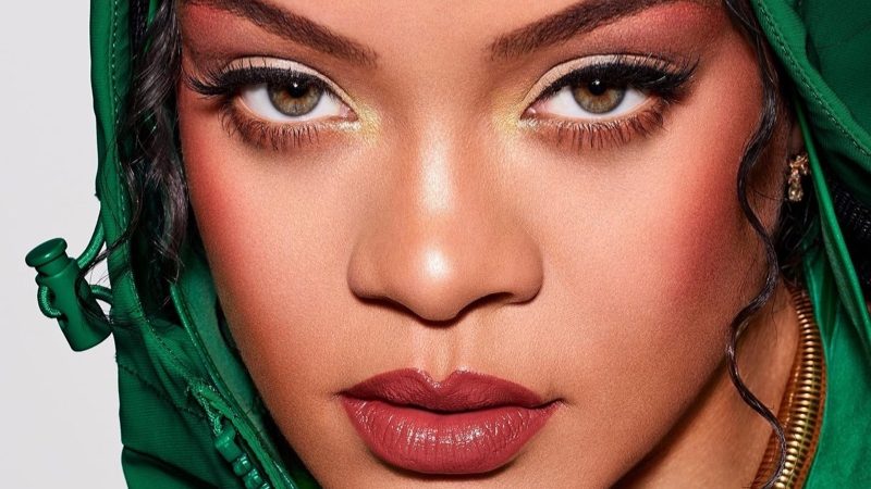 Rihanna presenta Fenty Icon, labiales para hacerte ver.